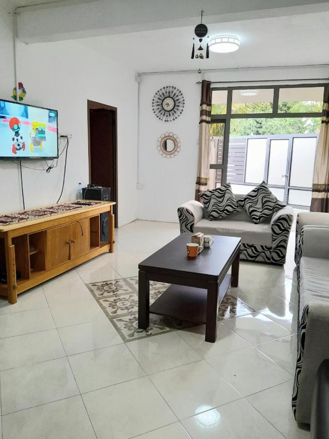 Beautiful Affordable House - 5 Minutes From The Airport And 12 Minutes To Blue Bay Beach Mon Tresor Exterior foto