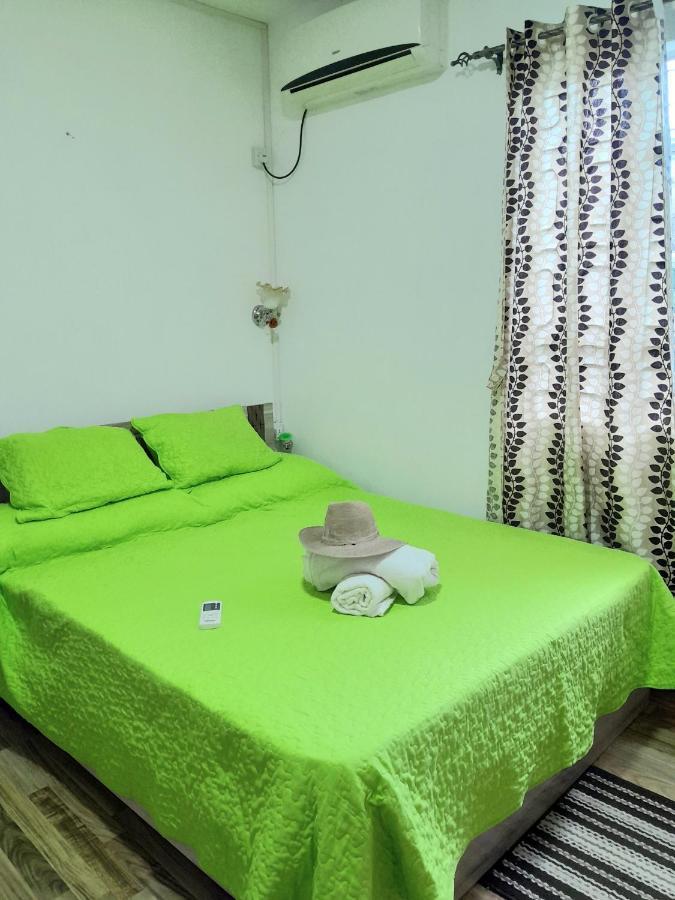 Beautiful Affordable House - 5 Minutes From The Airport And 12 Minutes To Blue Bay Beach Mon Tresor Exterior foto