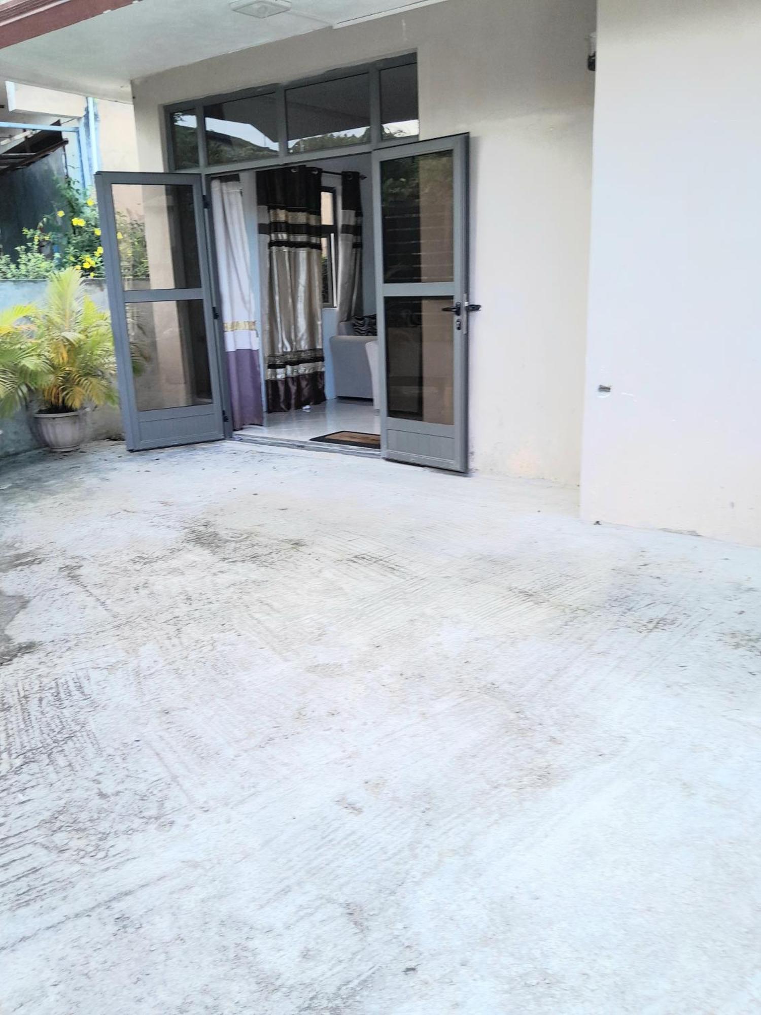 Beautiful Affordable House - 5 Minutes From The Airport And 12 Minutes To Blue Bay Beach Mon Tresor Exterior foto